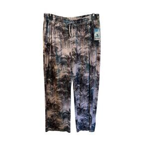 ⭐️ Women’s Reel Legends Wide Leg  Soft Pants. Size Large Loungewear
Casual NWT!